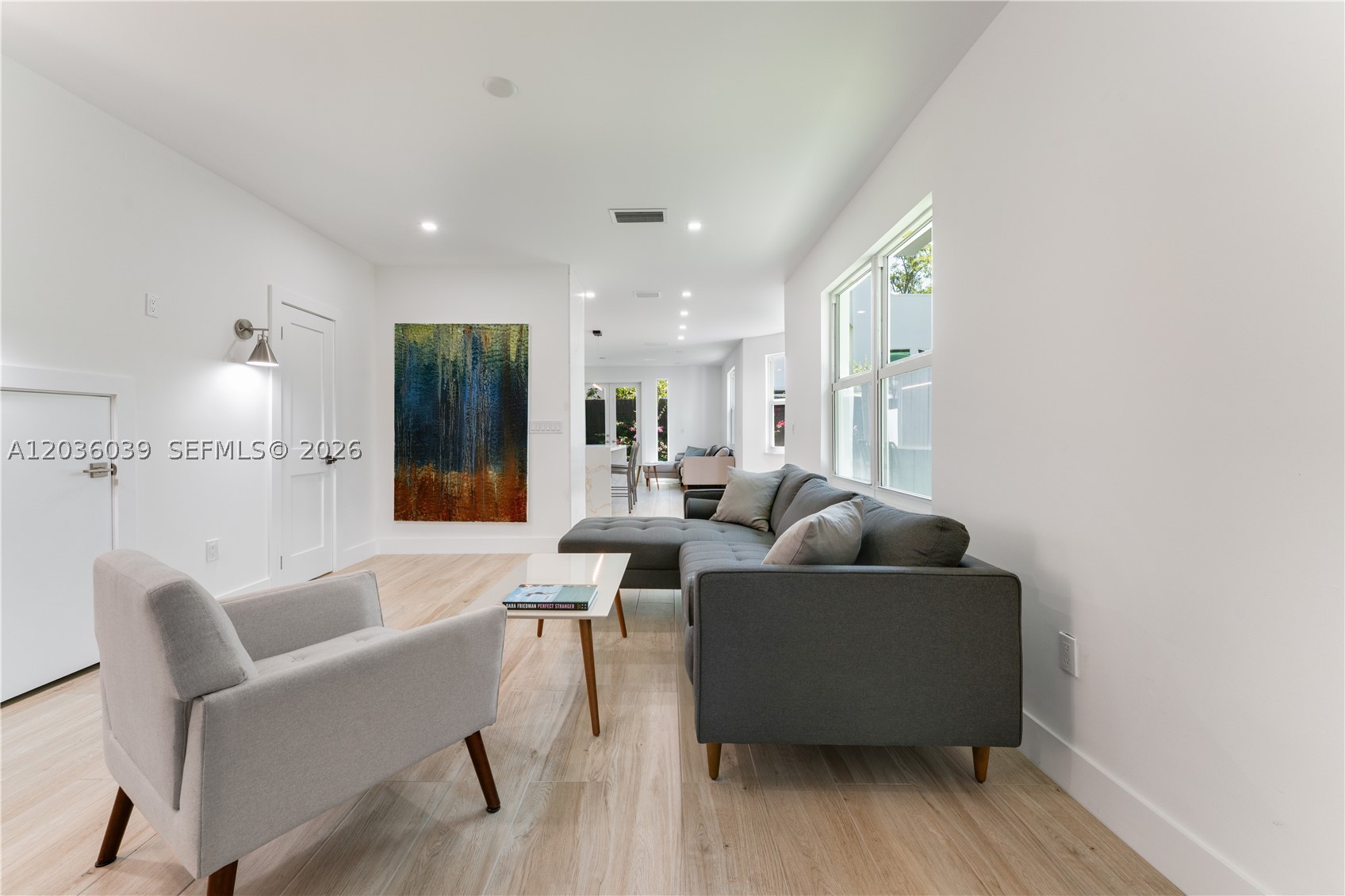 ARBORETUM IN THE GROVE CO - Residential Lease