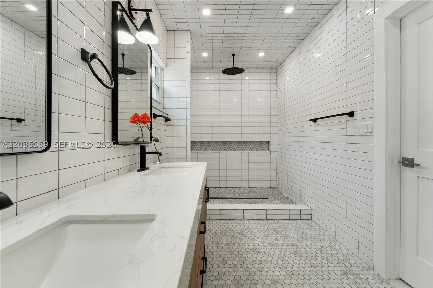 ARBORETUM IN THE GROVE CO - Residential Lease