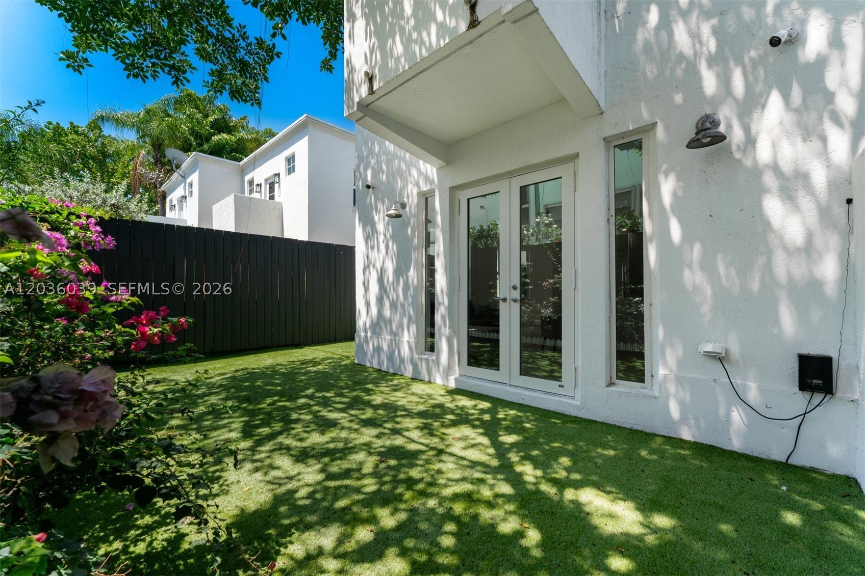 ARBORETUM IN THE GROVE CO - Residential Lease