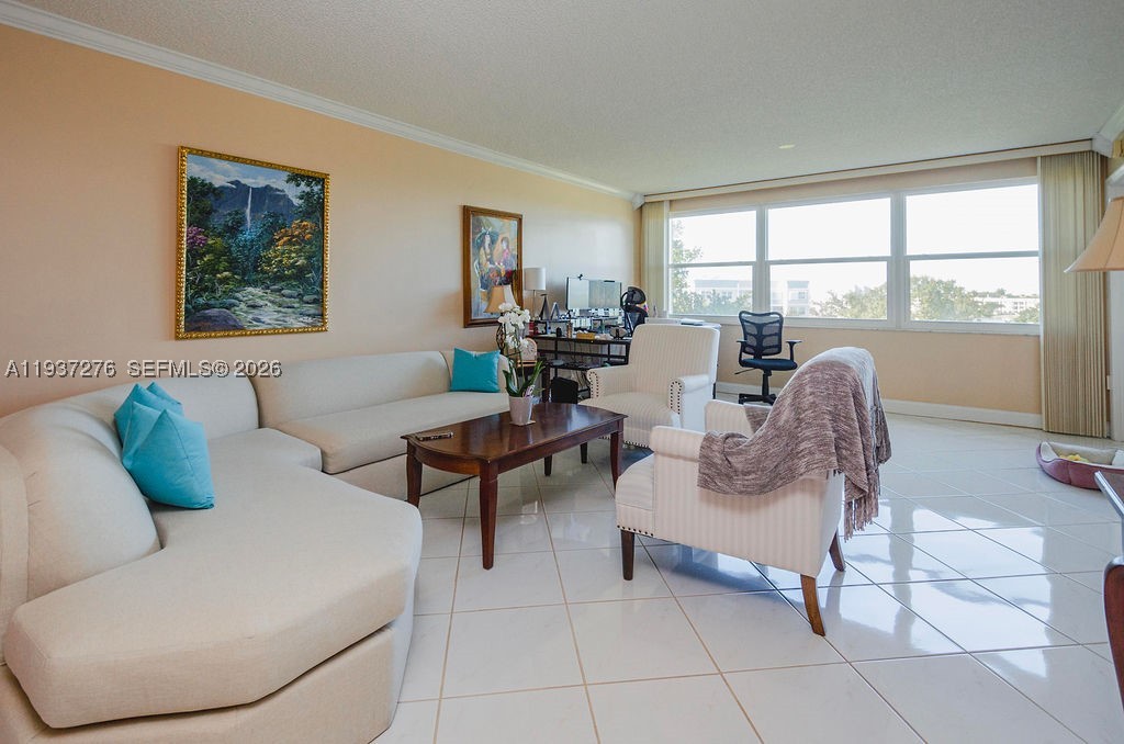 SUNRISE LAKES 201 CONDO - Residential