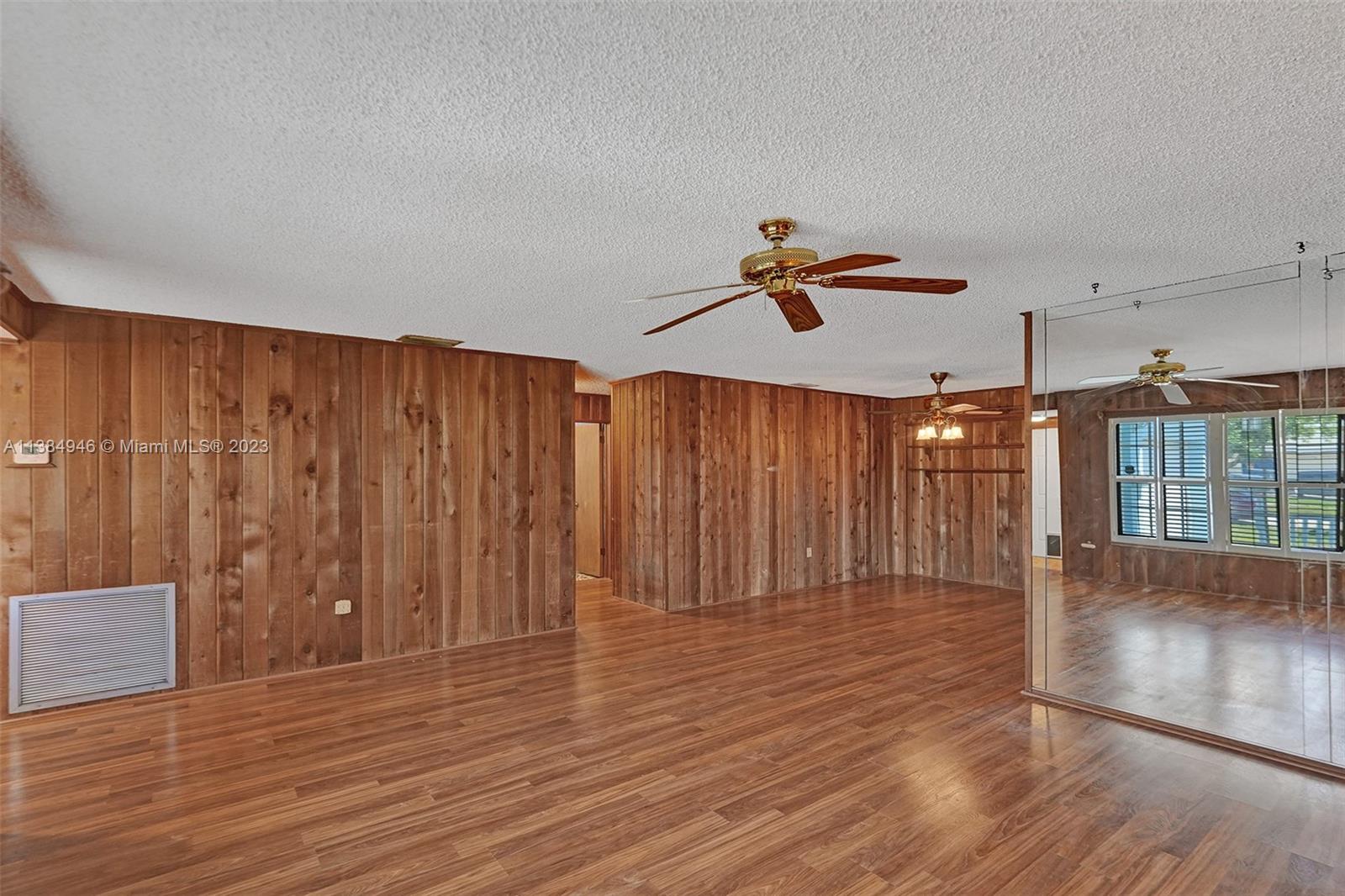 SUNRISE GOLF VILLAGE SEC - Residential