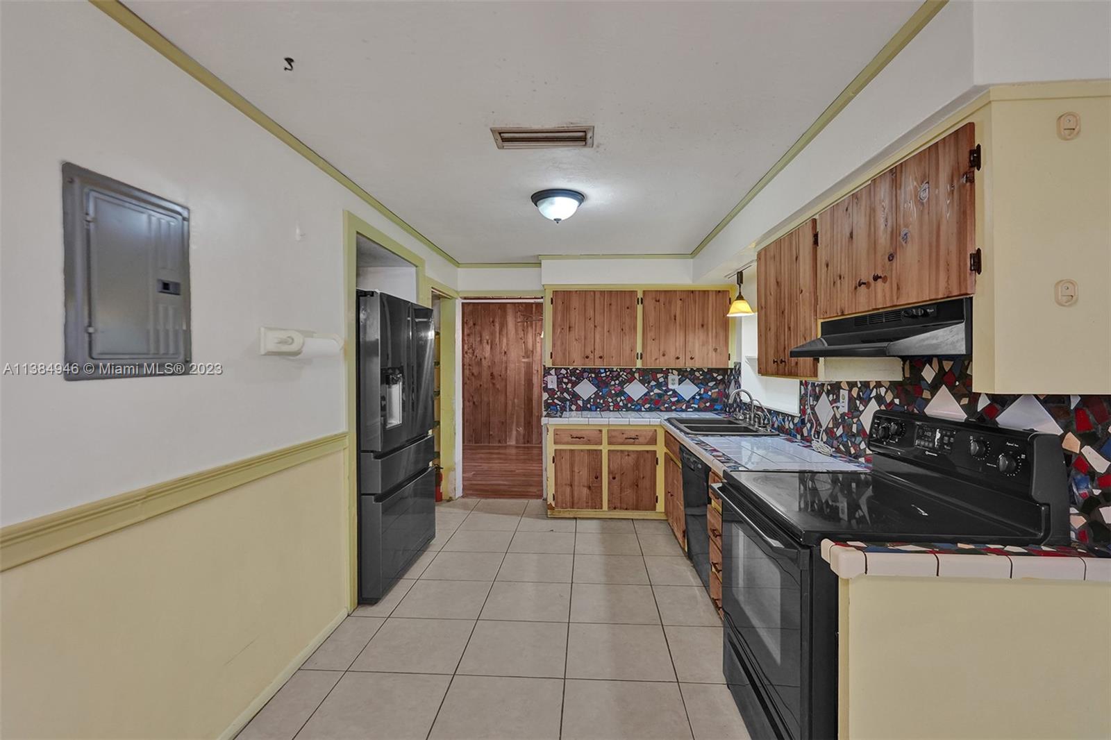 SUNRISE GOLF VILLAGE SEC - Residential