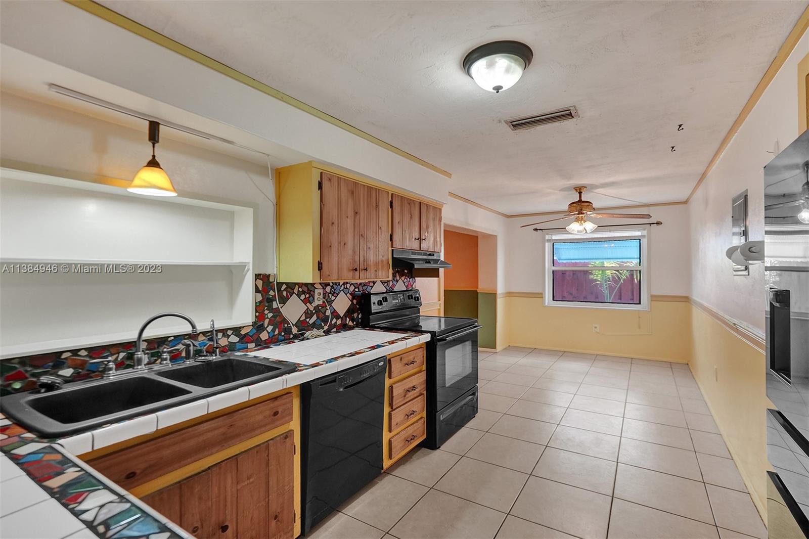 SUNRISE GOLF VILLAGE SEC - Residential