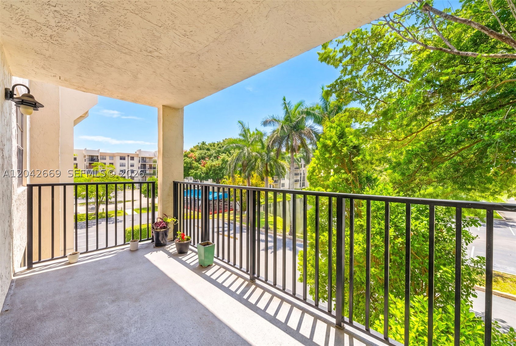 GATE THREE CONDO - Residential