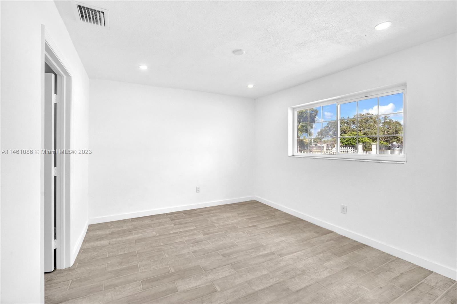 NORWOOD HEIGHTS - Residential