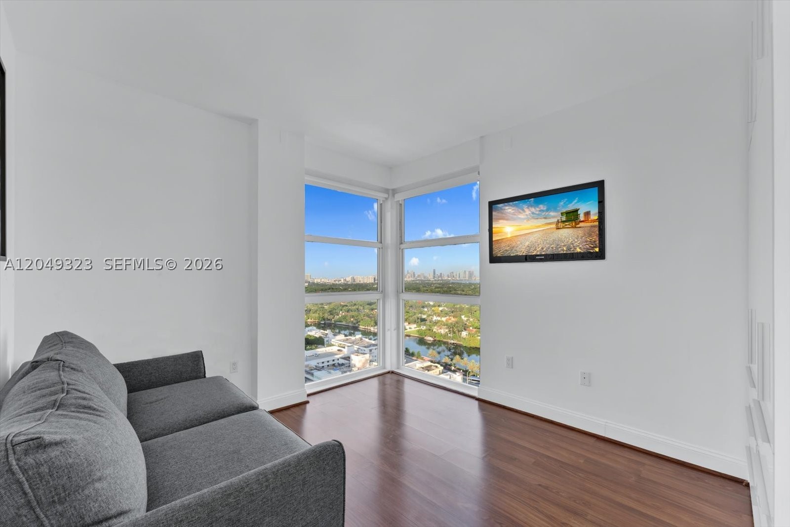 LA TOUR CONDO - Residential Lease