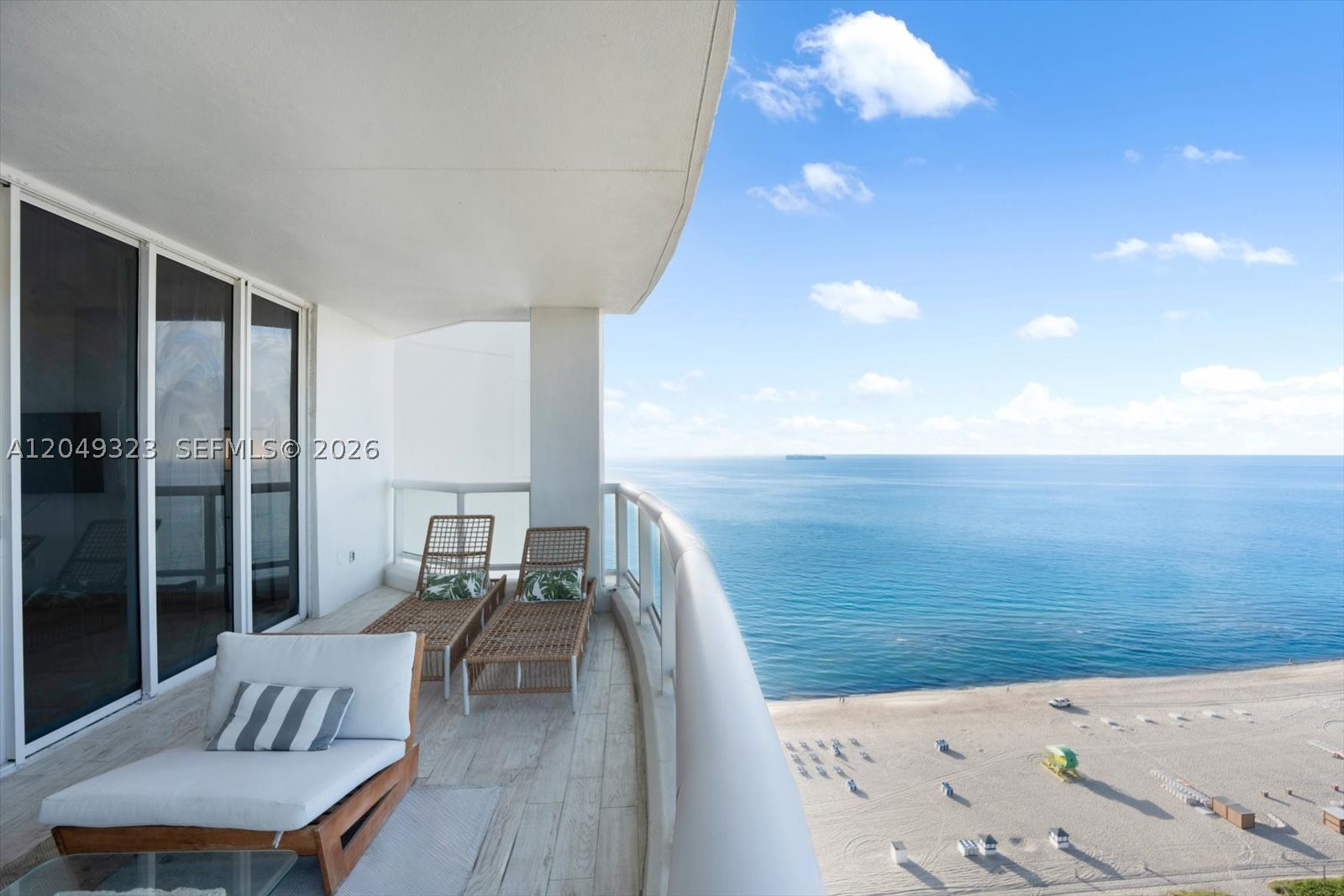 LA TOUR CONDO - Residential Lease