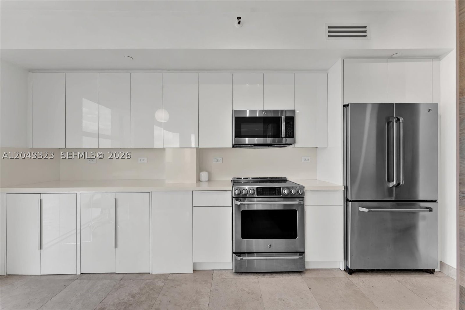 LA TOUR CONDO - Residential Lease