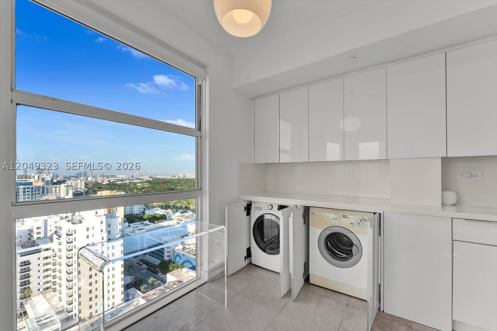 LA TOUR CONDO - Residential Lease