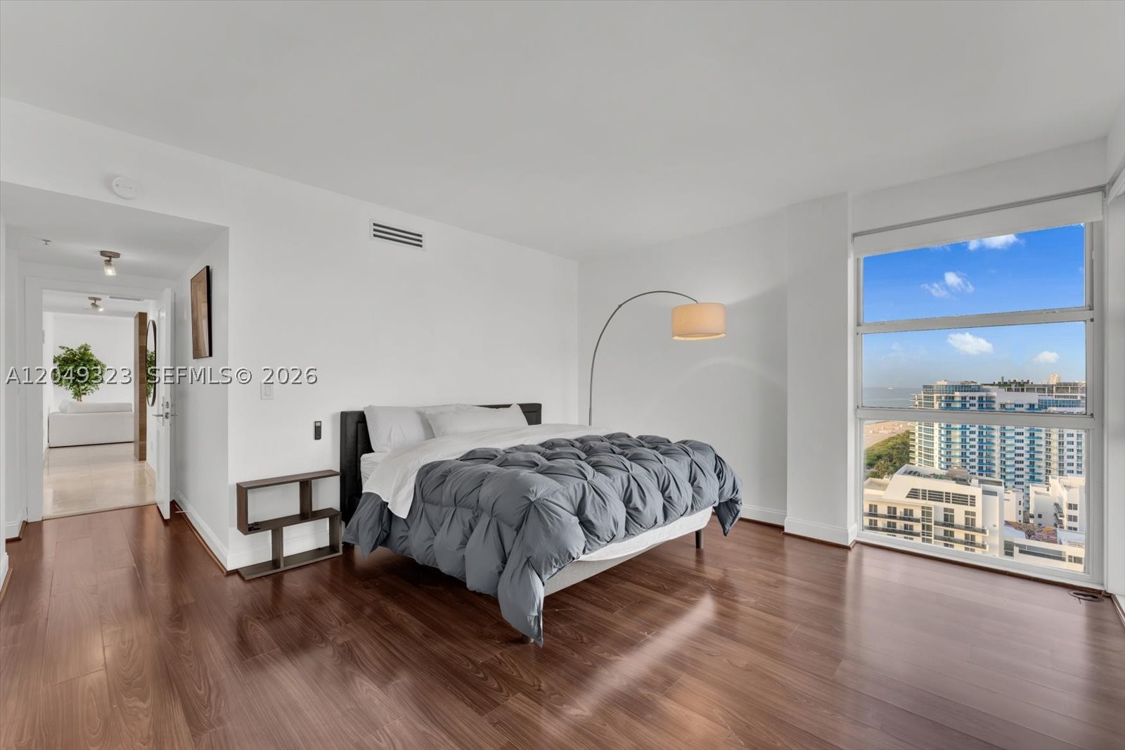 LA TOUR CONDO - Residential Lease