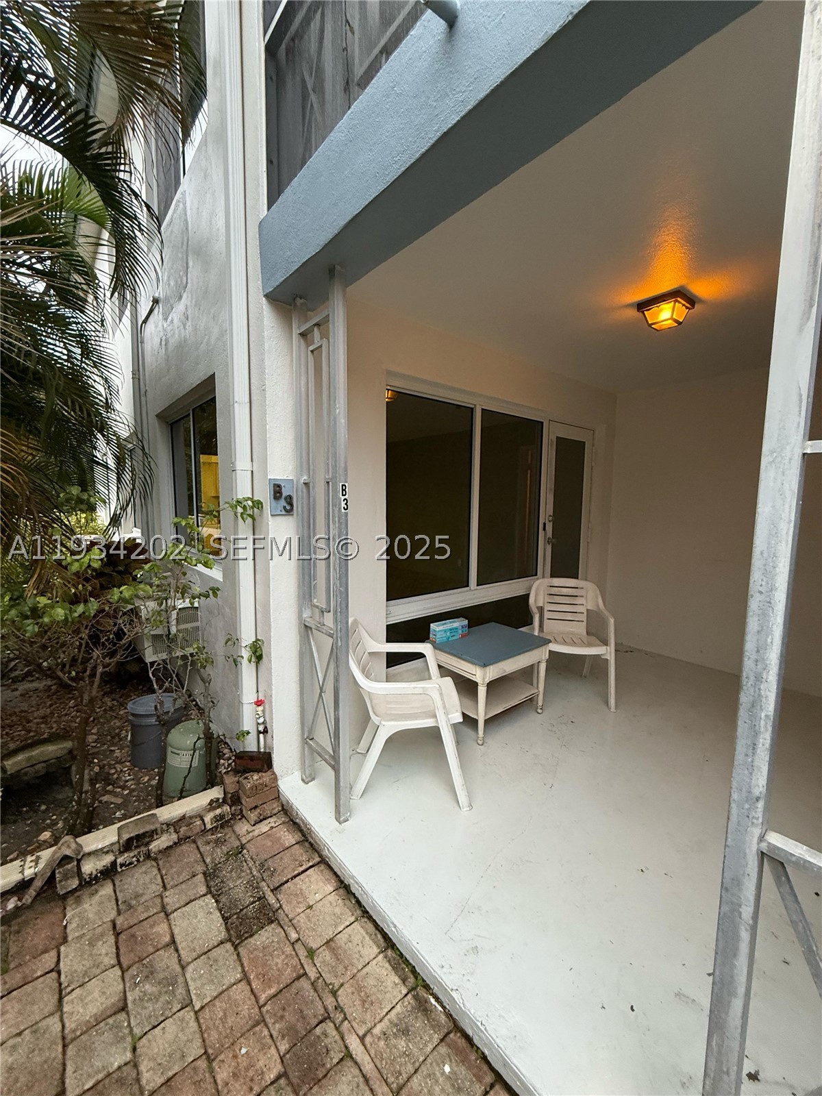 Fixer Upper, 1st floor, rent immediately (max 6 mo.), no age restriction, and only 50% financeable. Enjoy life near walking distance to Pompano Beach, shopping, pizza, and pub. Corner unit with 2 bedrooms and 2 bathrooms and large living area with covered patio.