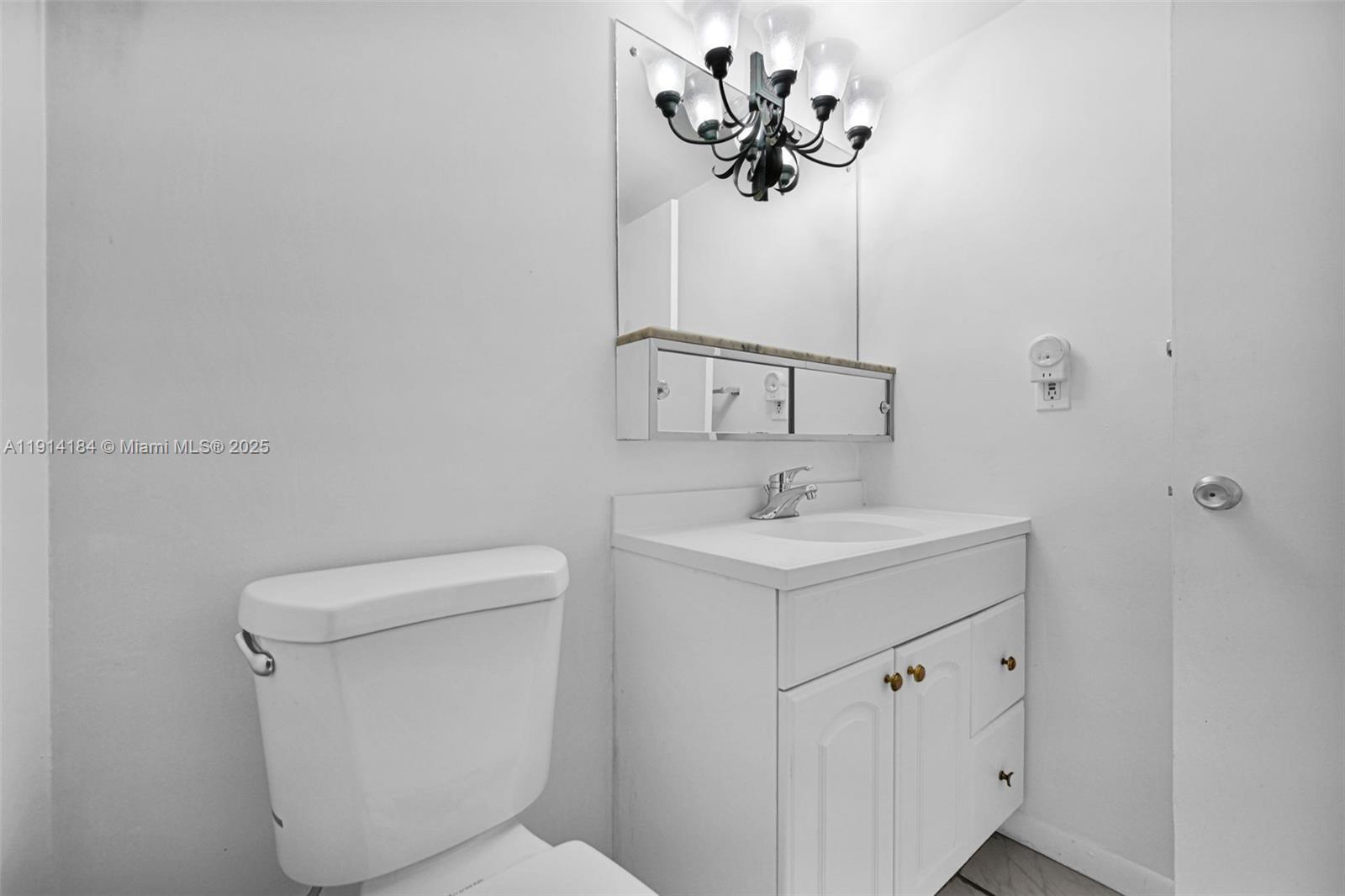 TRAFALGAR TOWERS CONDOMIN - Residential