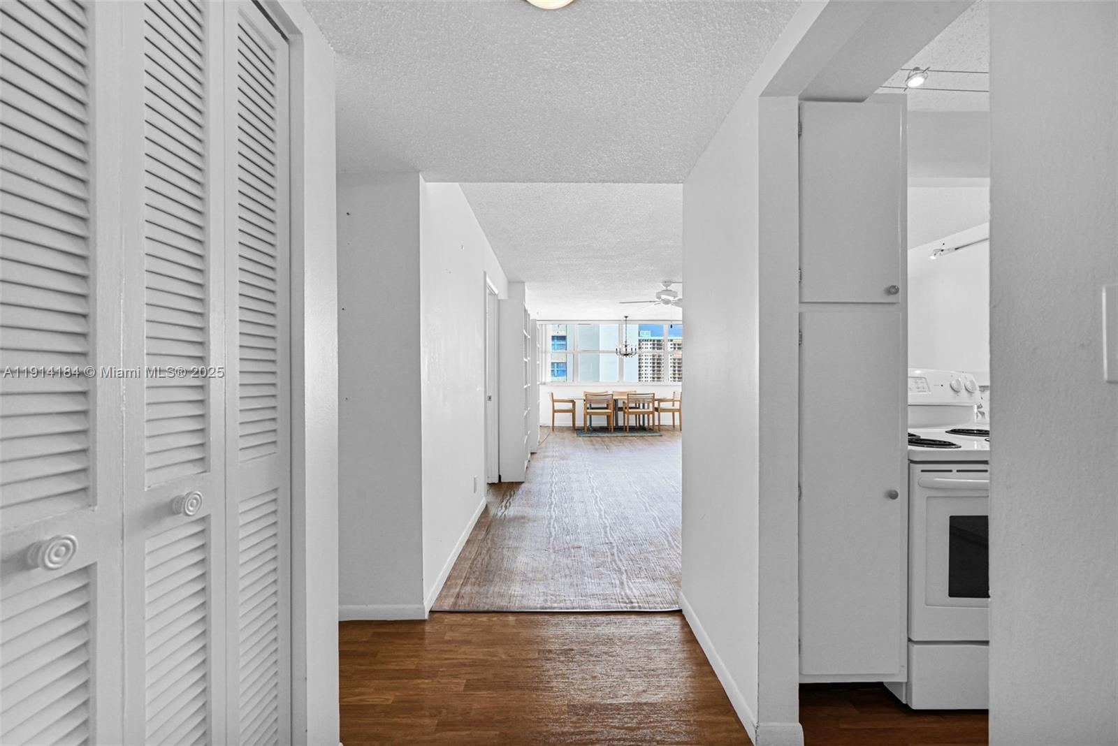 TRAFALGAR TOWERS CONDOMIN - Residential