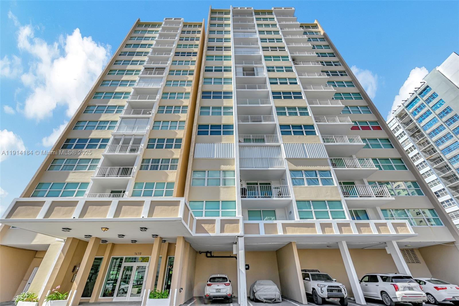 TRAFALGAR TOWERS CONDOMIN - Residential