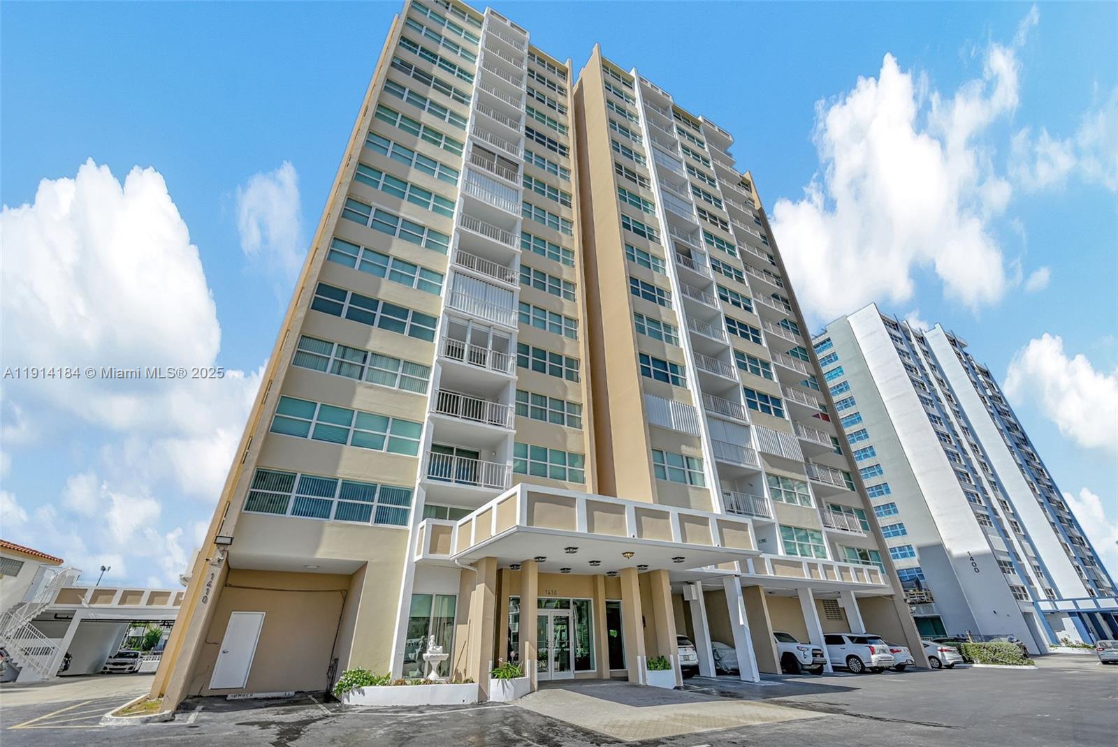 TRAFALGAR TOWERS CONDOMIN - Residential