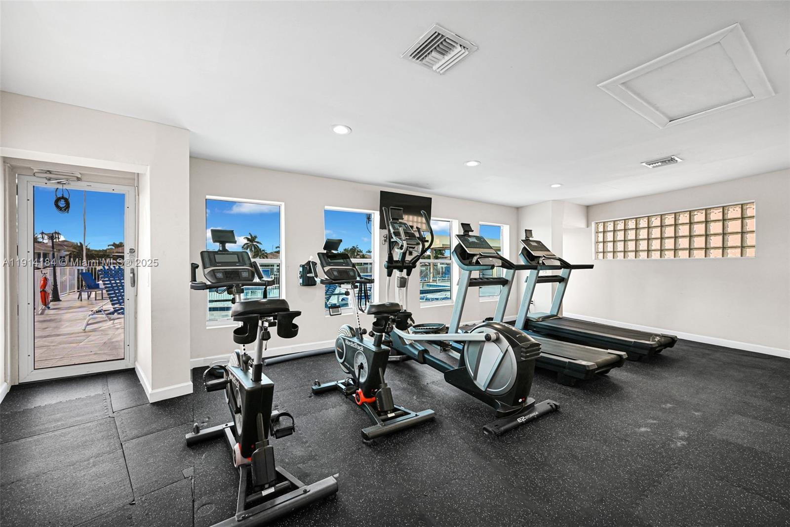 TRAFALGAR TOWERS CONDOMIN - Residential