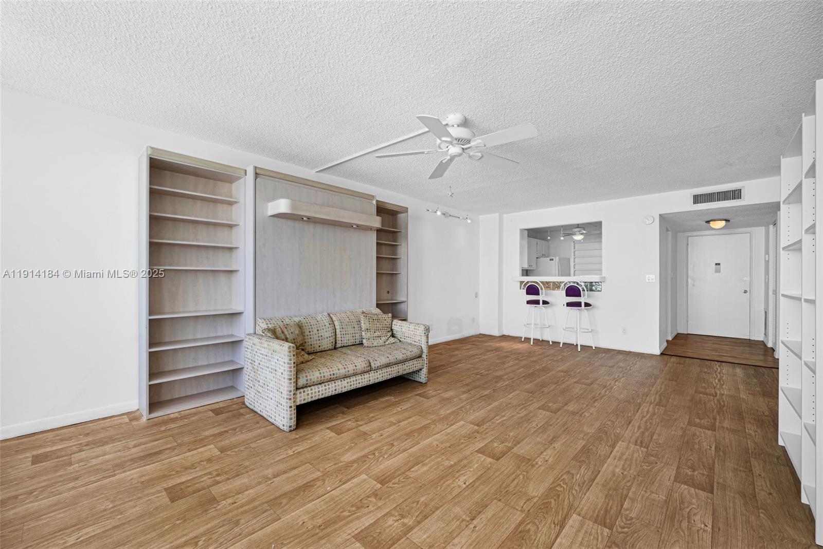 TRAFALGAR TOWERS CONDOMIN - Residential
