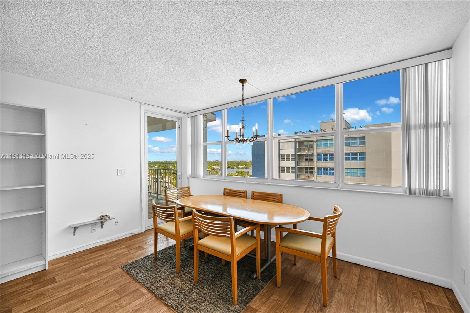 TRAFALGAR TOWERS CONDOMIN - Residential