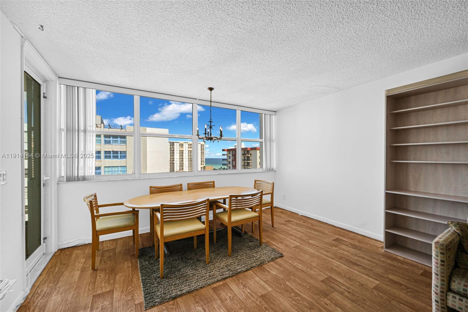 TRAFALGAR TOWERS CONDOMIN - Residential