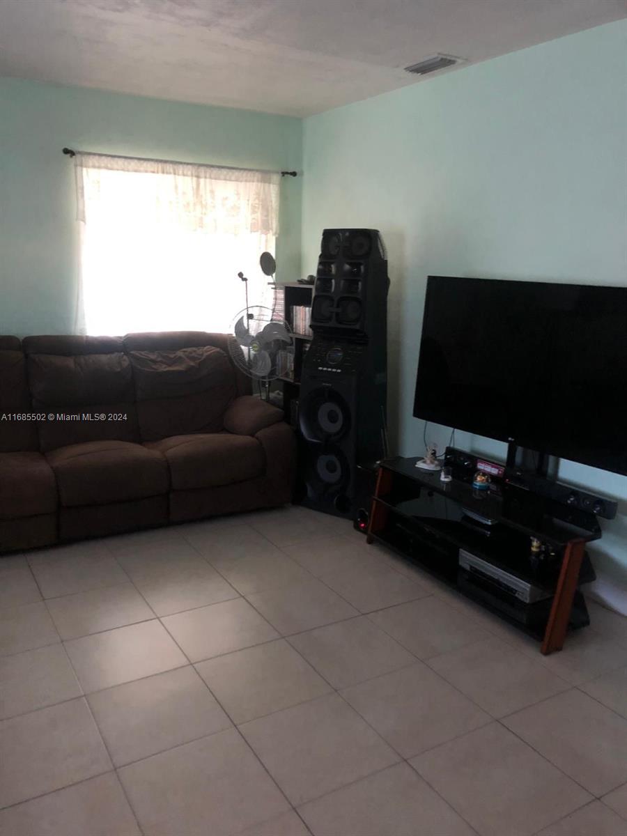 BISCAYNE RIVER GARDENS - Residential Lease