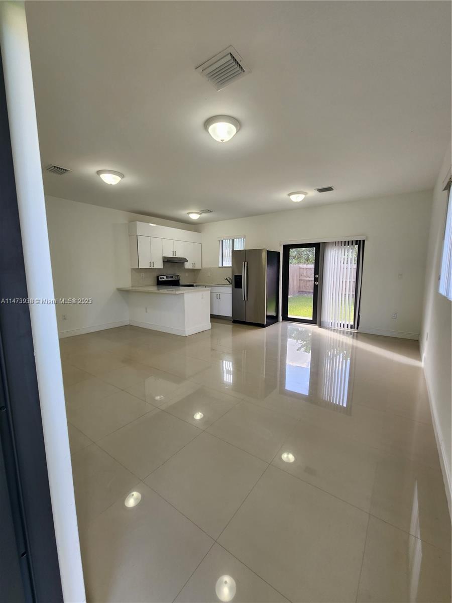 DIXIE PINES 2ND REV - Residential Lease