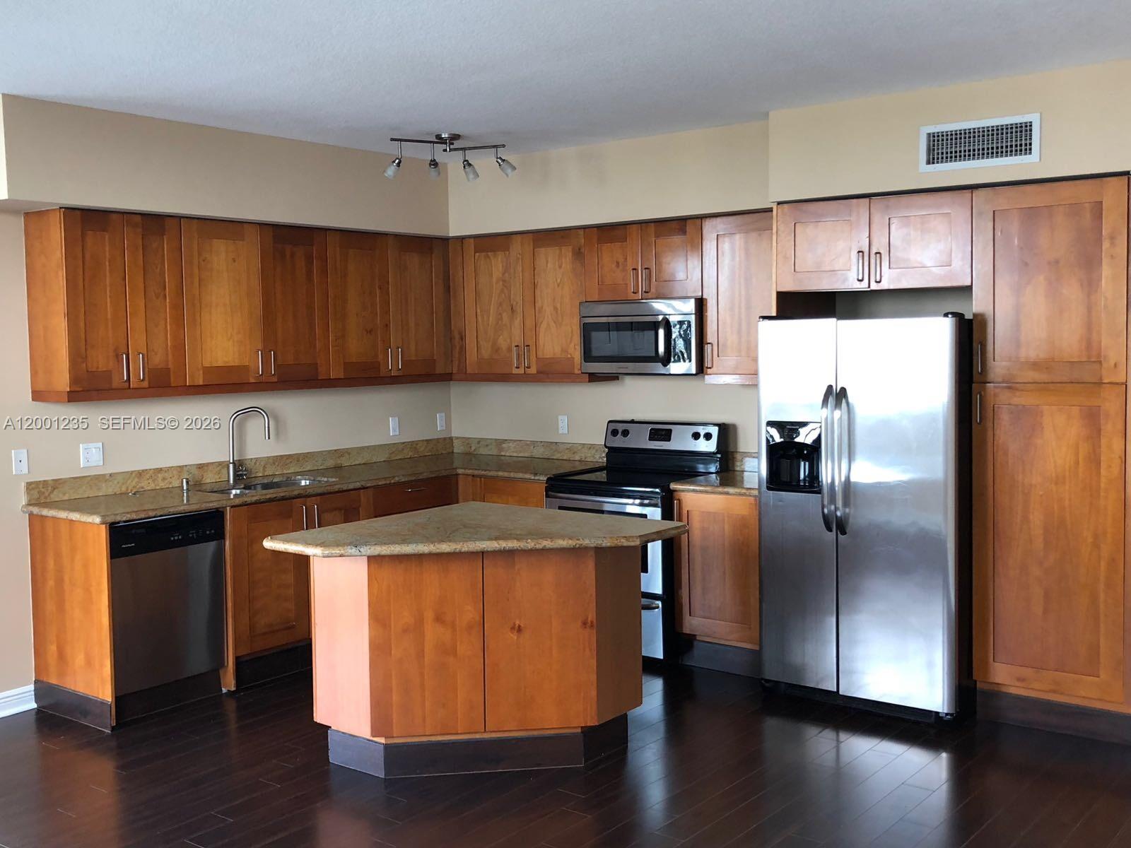 DUO CONDOMINIUM EAST - Residential