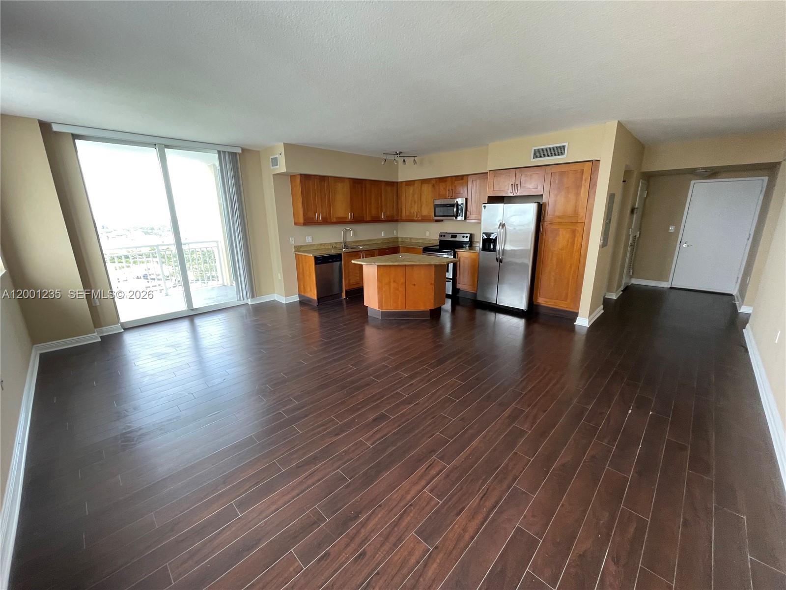 DUO CONDOMINIUM EAST - Residential