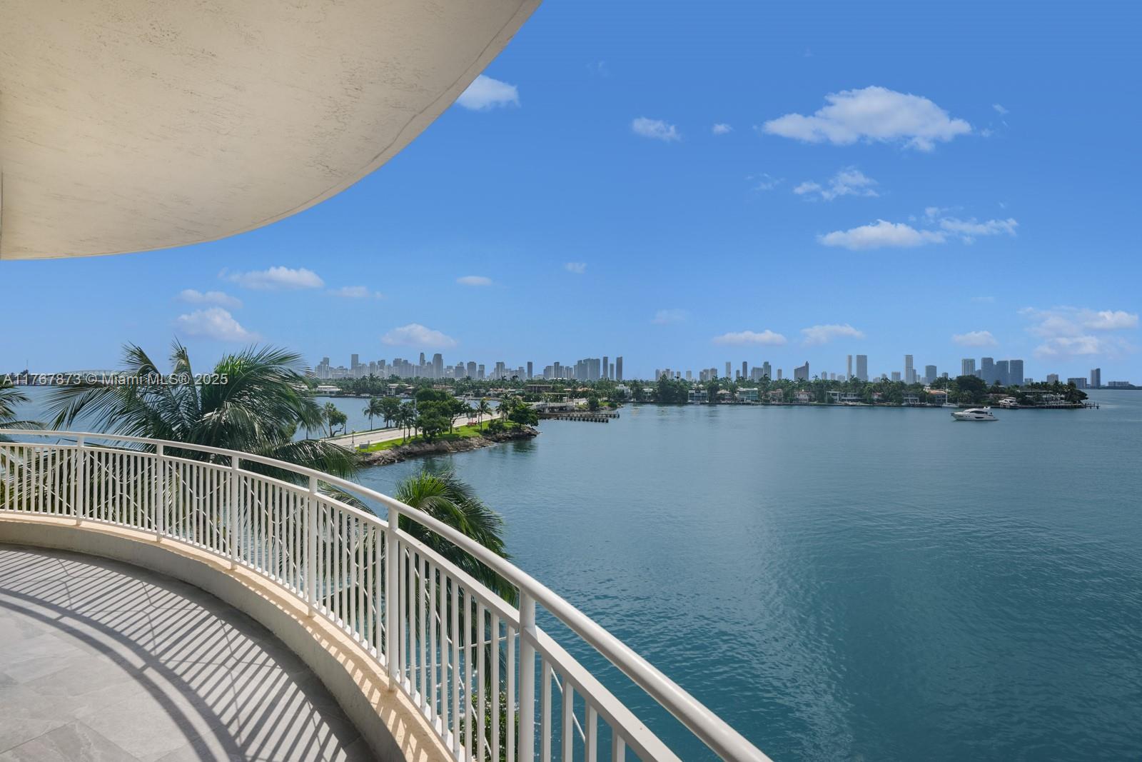 THE VISTAS CONDO - Residential