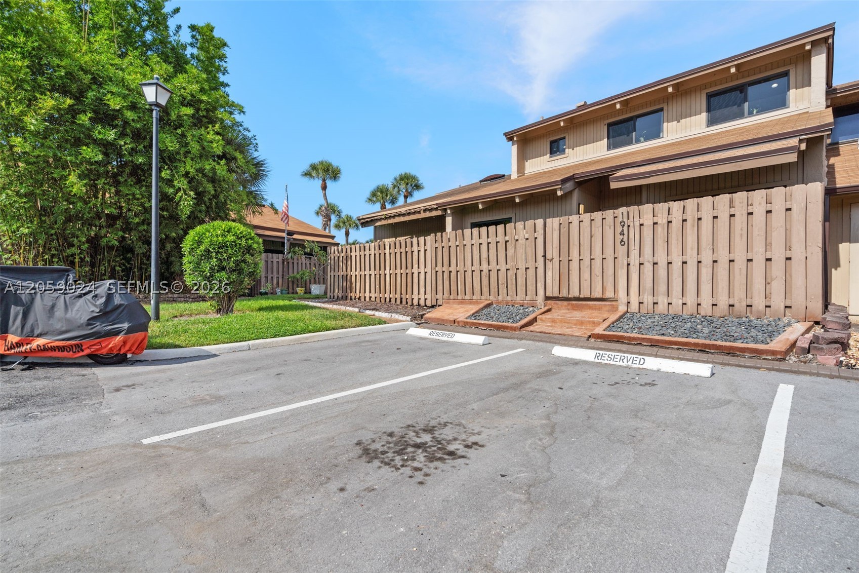 ARROWHEAD GOLF & TENNIS C - Residential