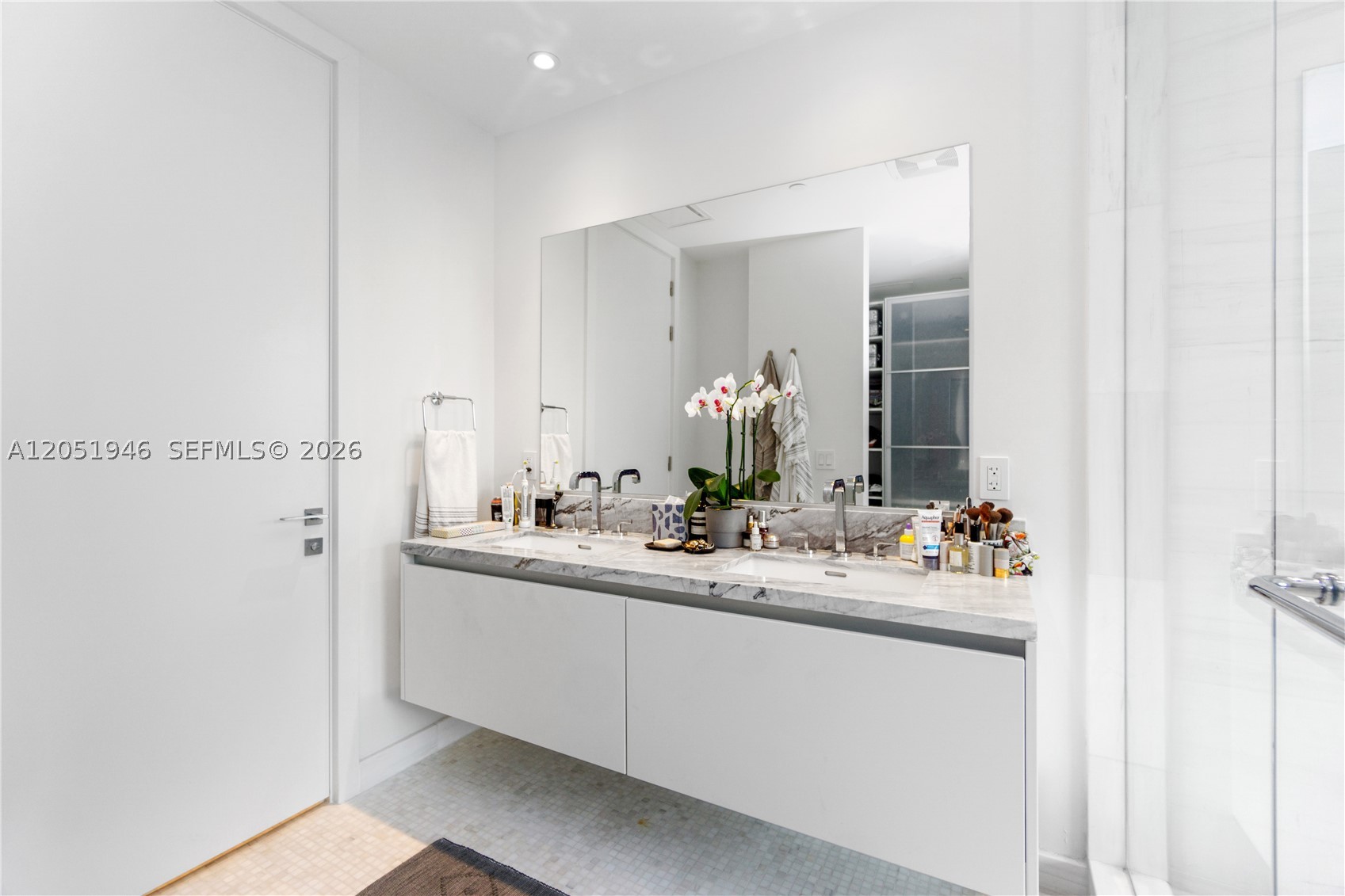 ESCOTTONIA PARK - Residential Lease