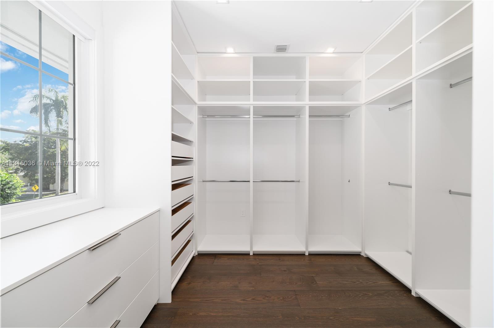 WINDOVER GROVE - Residential