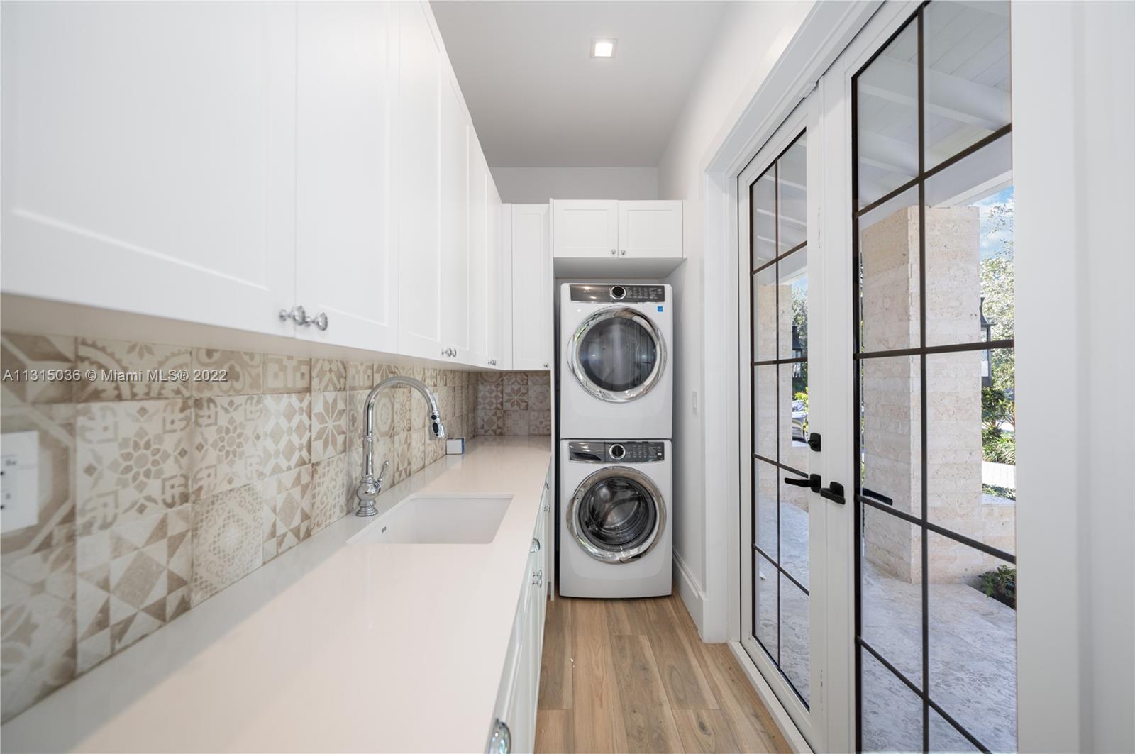 WINDOVER GROVE - Residential