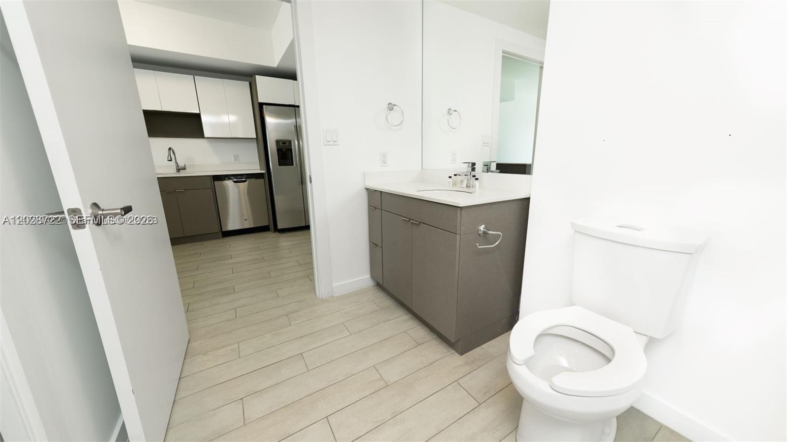 26 EDGEWATER CONDO - Residential Lease