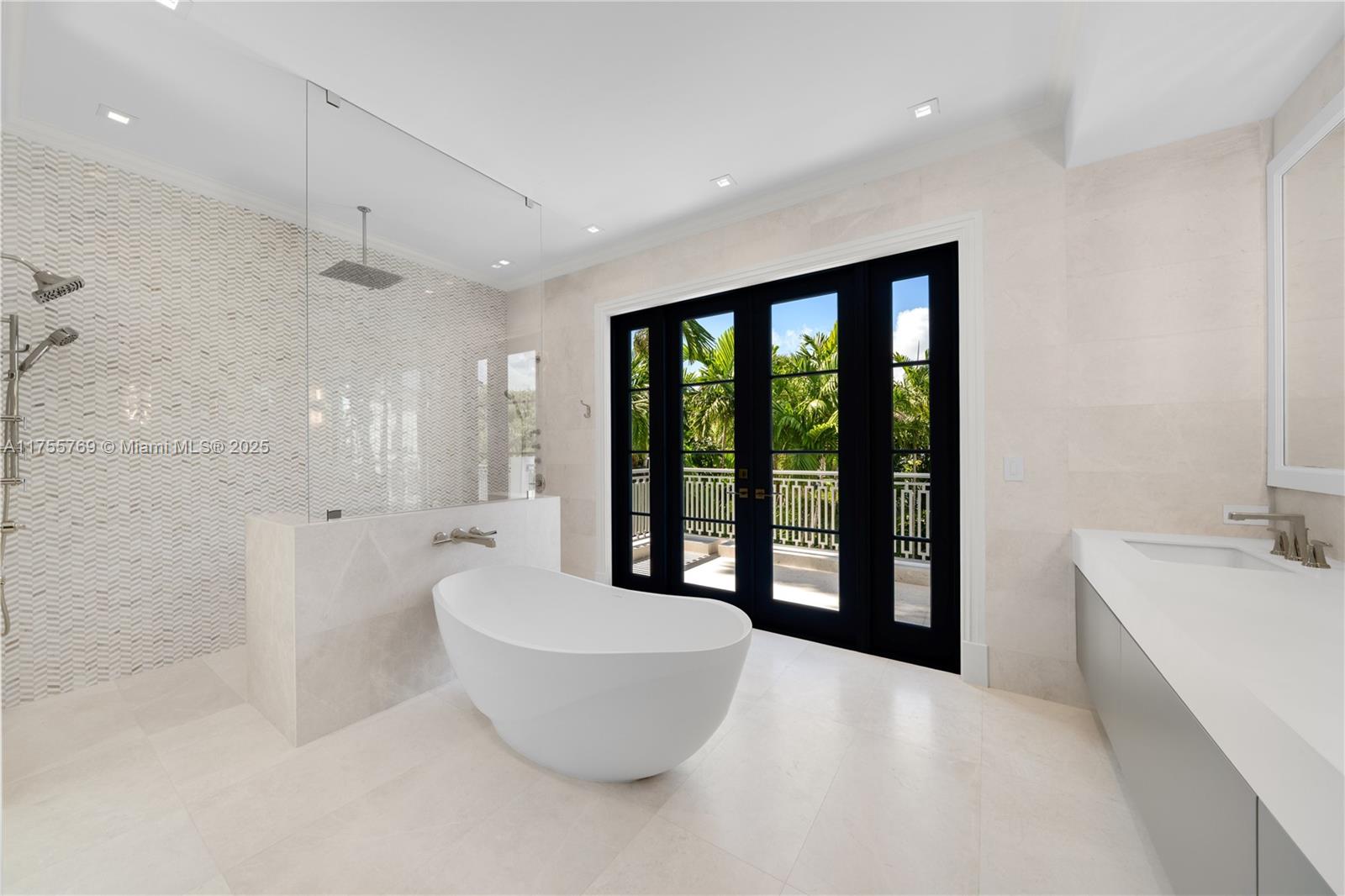 SUB OF LAGORCE ISLAND - Residential
