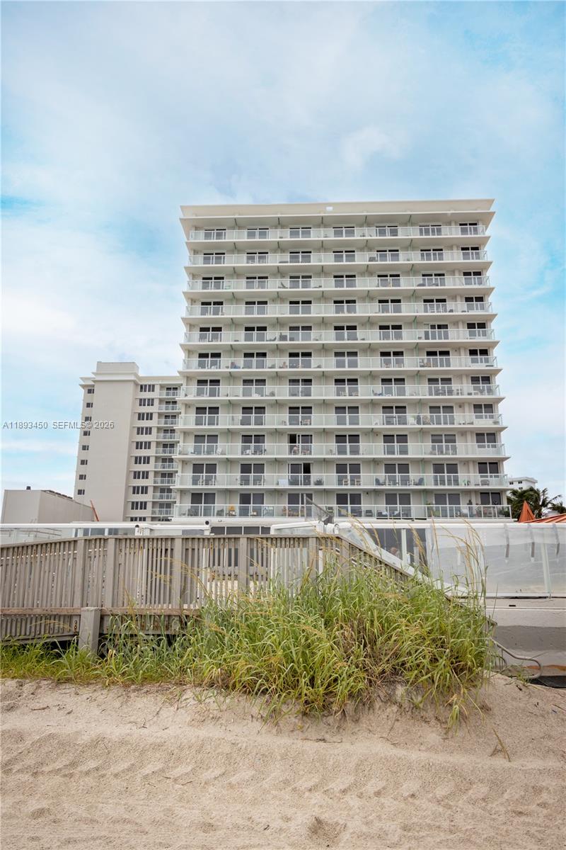 THE AVENTURA BEACH CLUB C - Residential