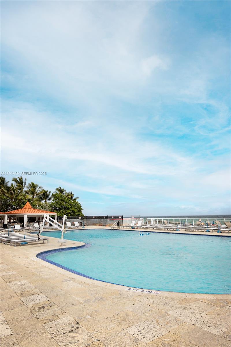 THE AVENTURA BEACH CLUB C - Residential