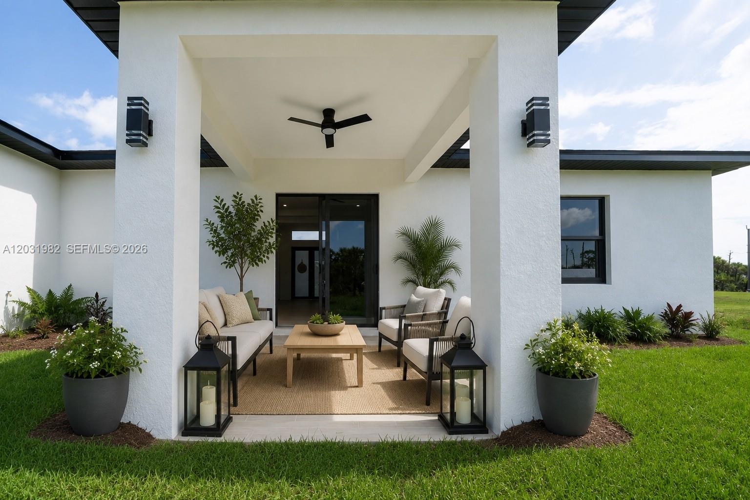 352900 - GOLDEN GATE EST U - Residential