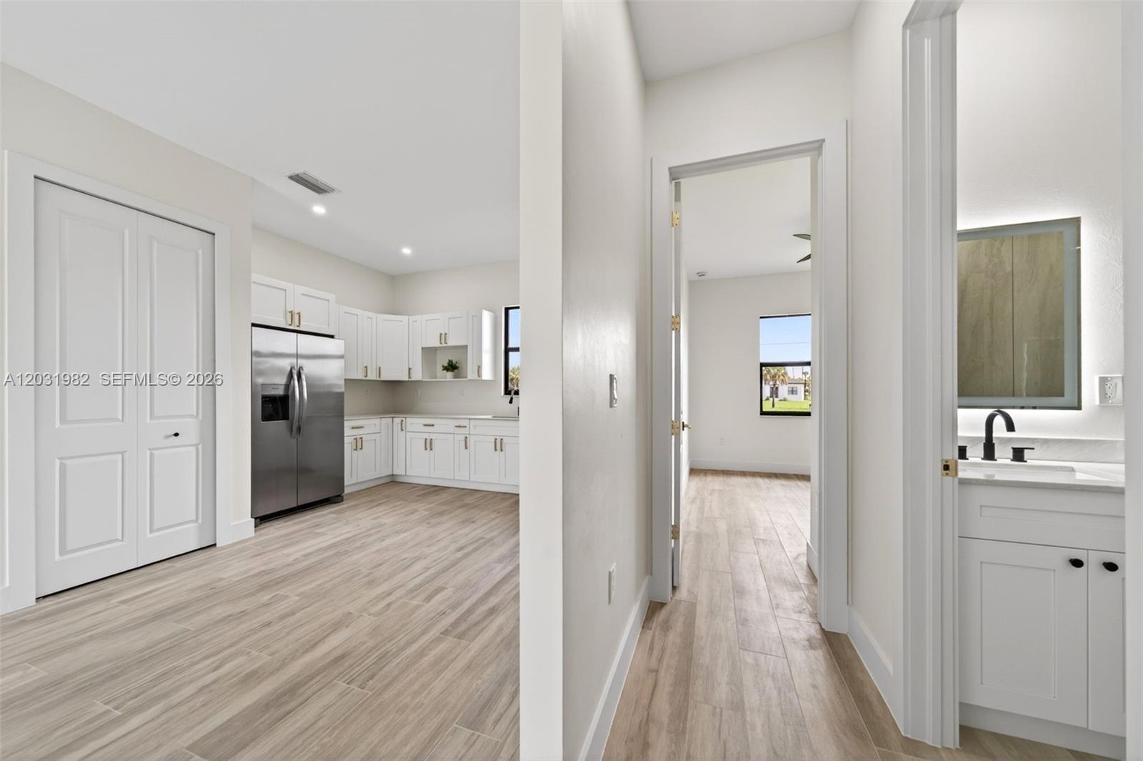 352900 - GOLDEN GATE EST U - Residential