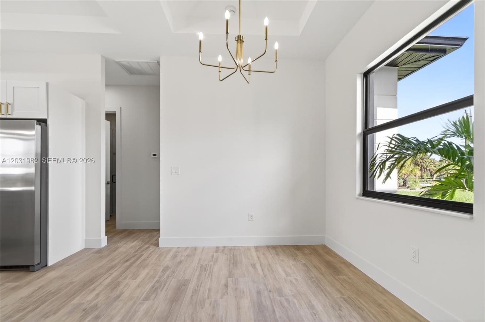 352900 - GOLDEN GATE EST U - Residential