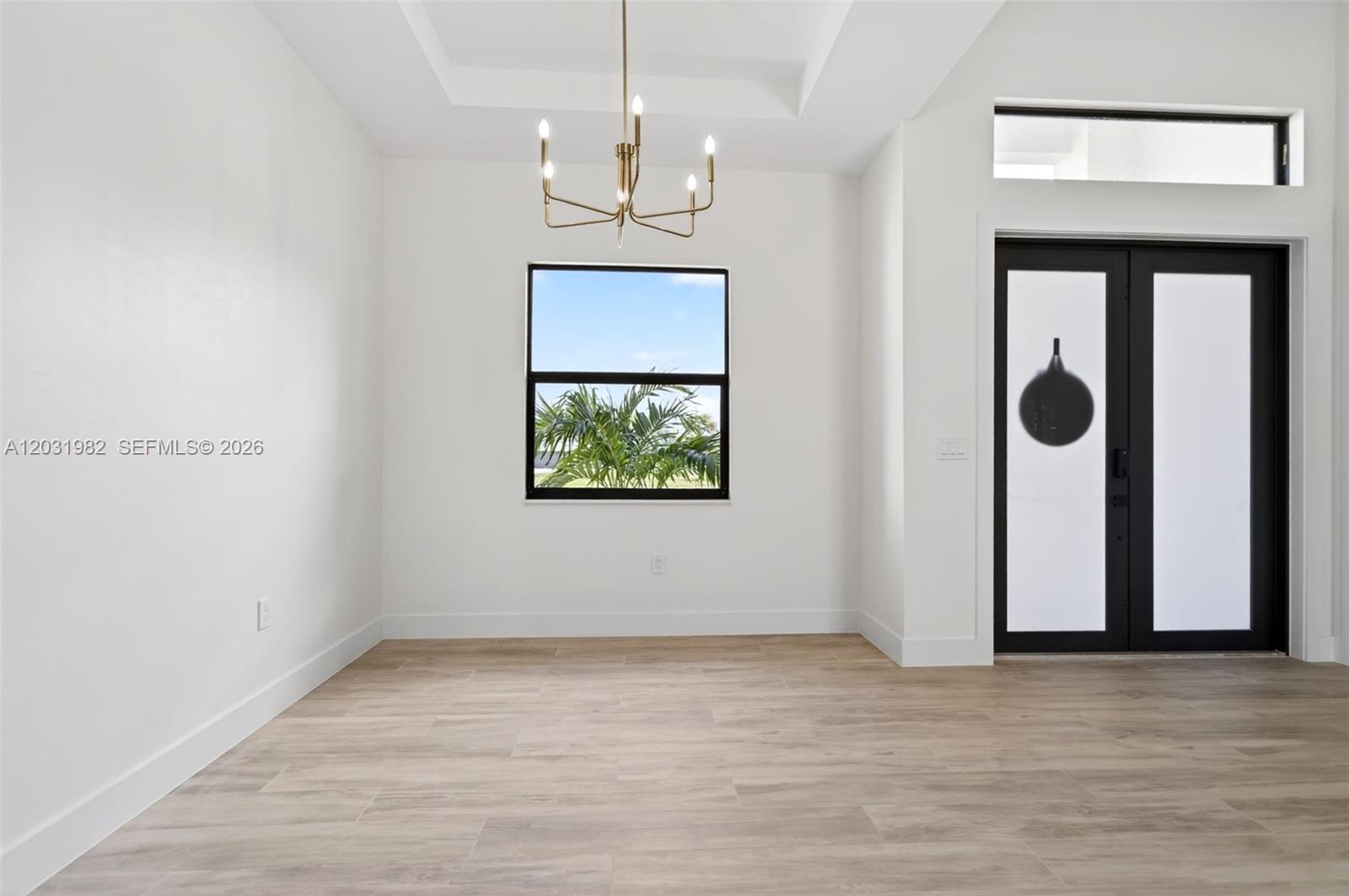352900 - GOLDEN GATE EST U - Residential