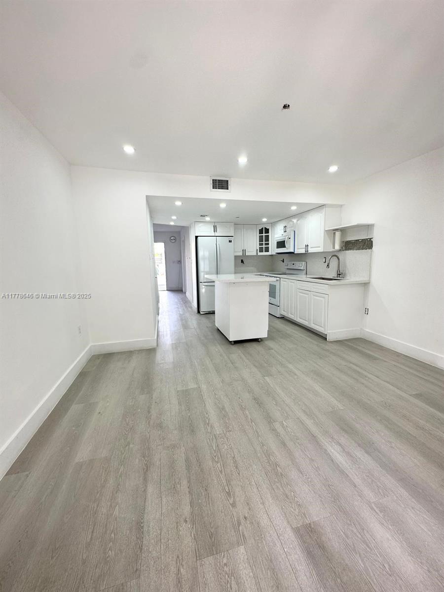 ALAMEDA IV EAST CONDO - Residential Lease