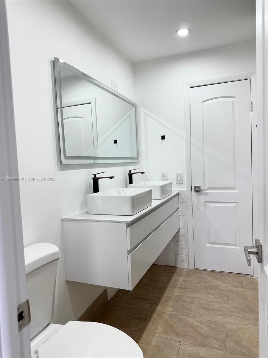 ALAMEDA IV EAST CONDO - Residential Lease