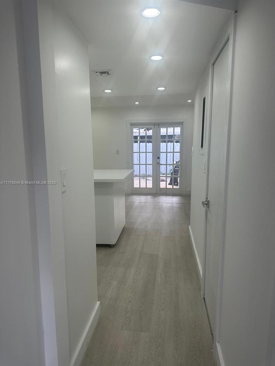 ALAMEDA IV EAST CONDO - Residential Lease