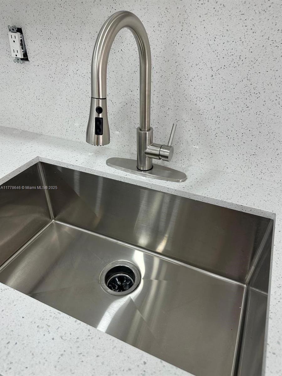 ALAMEDA IV EAST CONDO - Residential Lease