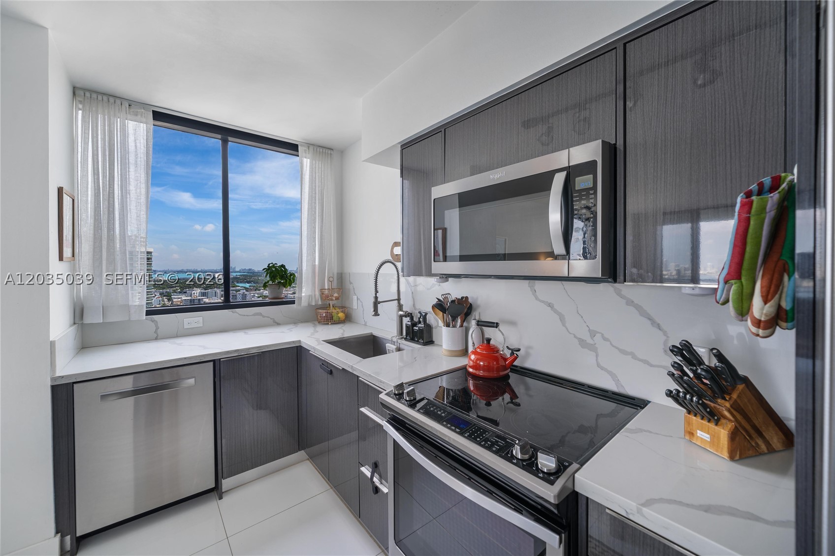 THE WAVERLY AT SOUTH BEAC - Residential