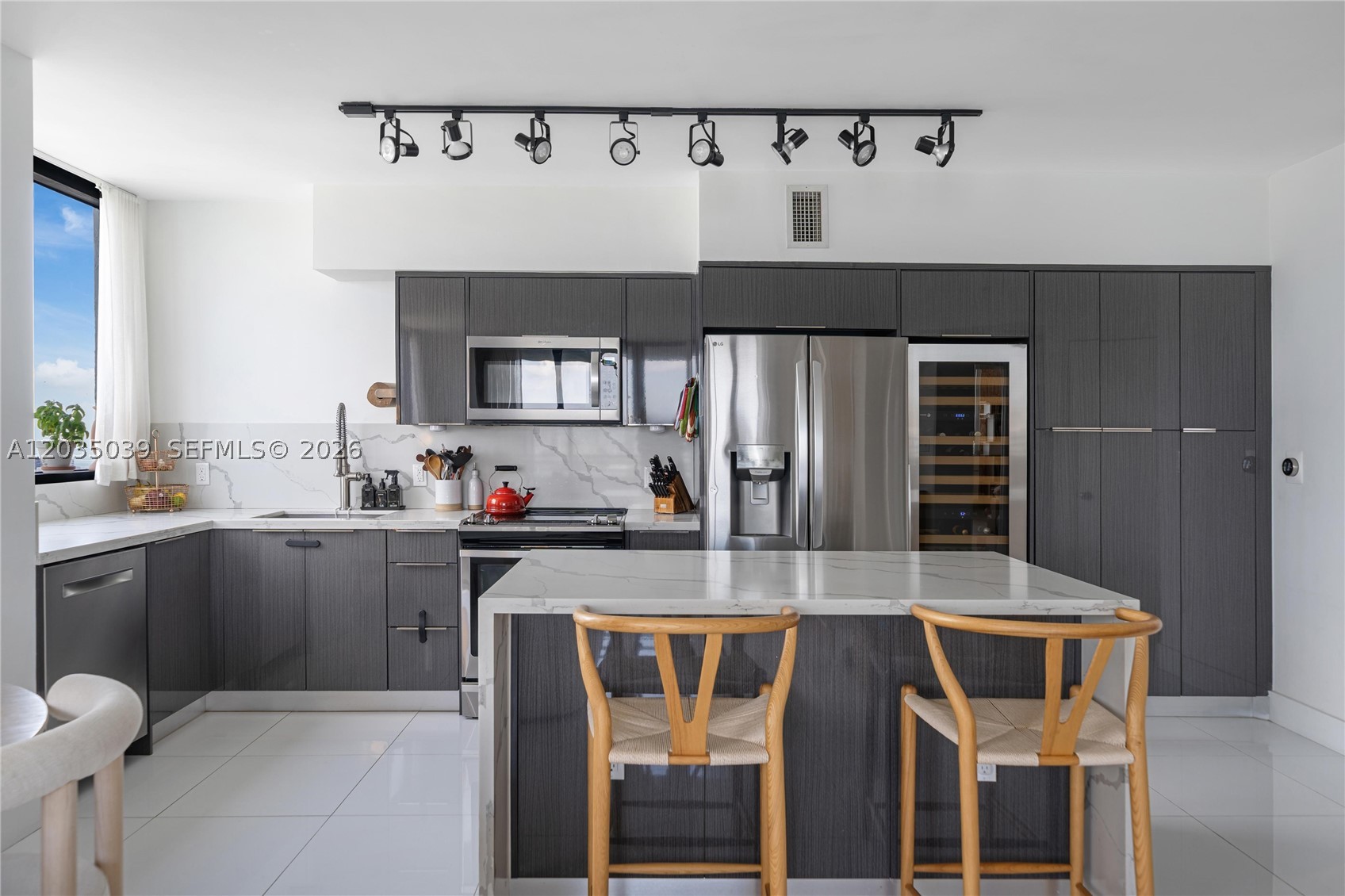 THE WAVERLY AT SOUTH BEAC - Residential