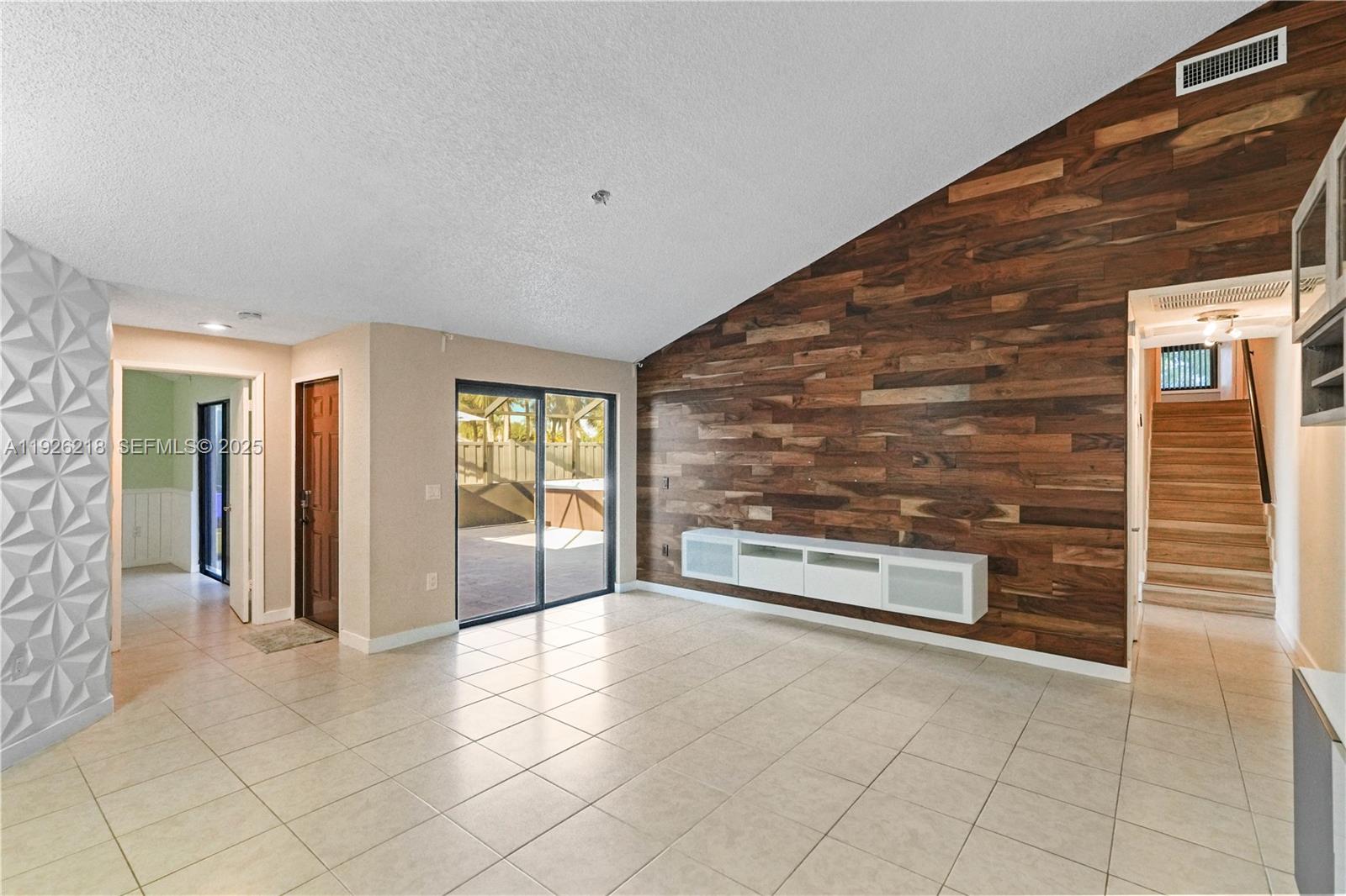 BOCA GARDENS - Residential Lease
