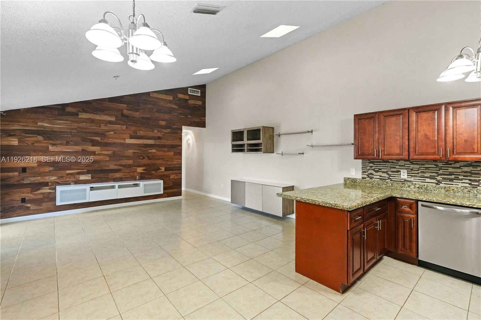 BOCA GARDENS - Residential Lease