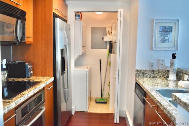THE COSMOPOLITAN RESIDENC - Residential Lease