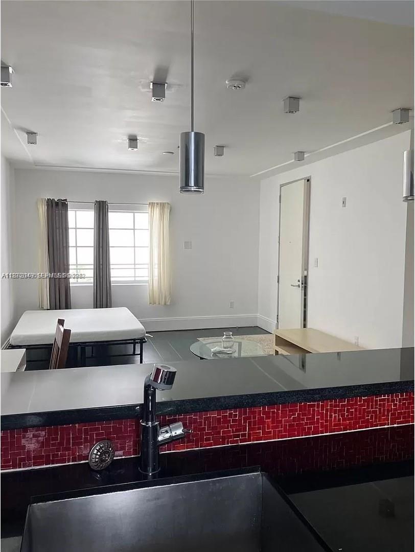 LINCOLN SUB - Residential Lease